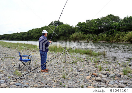 ブッコミ釣りで大物を狙う 95042104