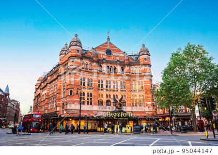 ロンドン　パレス・シアター　※一部ソフトフォーカス 95044147