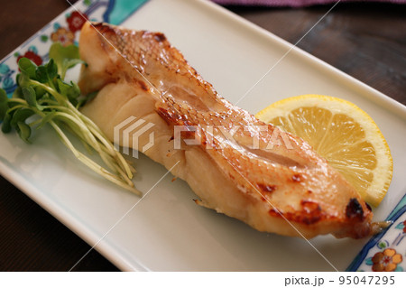 赤魚の焼き魚 赤魚の焼き魚 95047295