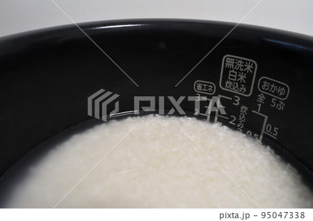 炊飯釜で炊いたご飯 95047338