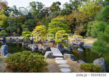 初秋に訪れた世界遺産二条城の清流園 95048530