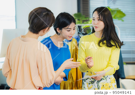 アパレル　デザイン会社　　 95049141