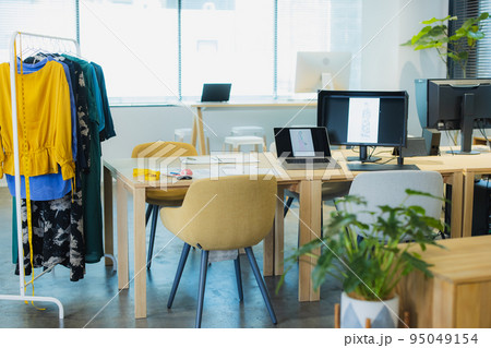 アパレル　デザイン会社　 95049154