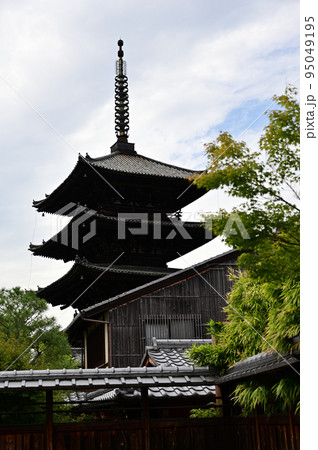 八坂通と八坂の塔 95049195