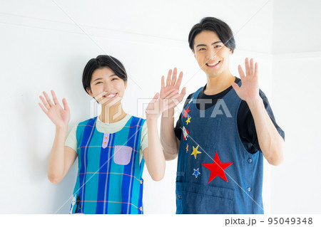 保育士イメージ　男女 95049348