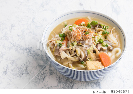 豚汁うどん 95049672