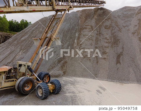 Converyor equipment at the rock quarry Converyor equipment at the rock quarry 95049758