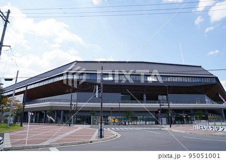 京都 亀岡市 保津川(桂川)沿いのサンガスタジアム(初秋) 京都 亀岡市 保津川(桂川)沿いのサンガスタジアム(初秋) 95051001