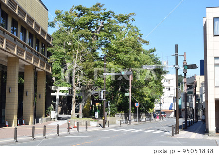 神奈川県 逗子・葉山駅北口の街並み 95051838