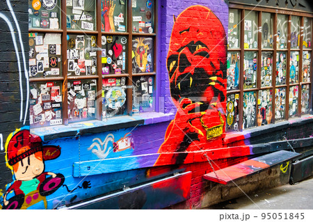 Street art - Melbourne 95051845
