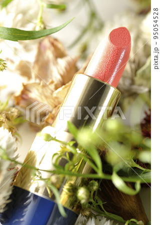 花と口紅 95054528