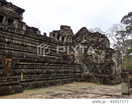 Architecture of ancient temple complex Angkor, Siem Reap 95057177