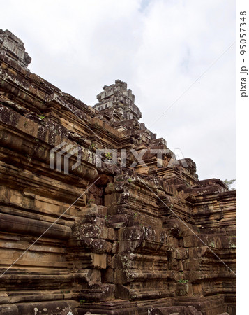 Architecture of ancient temple complex Angkor, Siem Reap 95057348