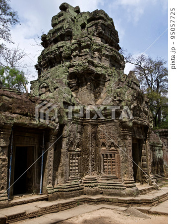 Architecture of ancient temple complex Angkor, Siem Reap 95057725