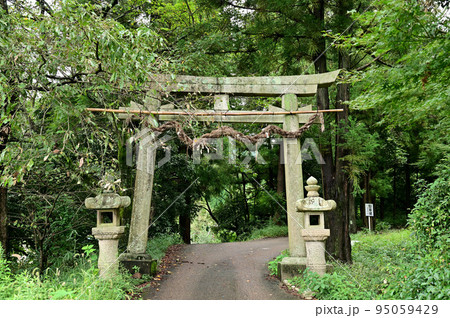 穴師坐兵主神社の鳥居 穴師坐兵主神社の鳥居 95059429