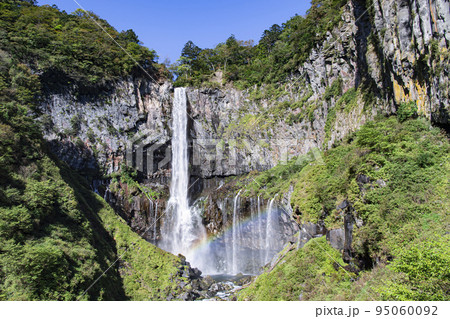 青空と華厳の滝 95060092