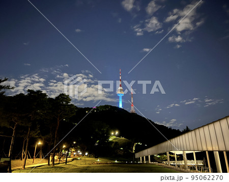 Nソウルタワー 水色ライト横｜ソウル漢陽都城 95062270