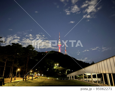 Nソウルタワー ピンクライト横｜ソウル漢陽都城 95062271