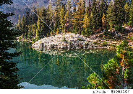 Alpine lake Alpine lake 95065107