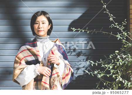 女性　ポートレート　 95065277