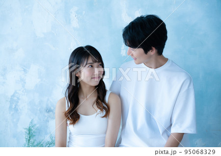 若いカップル 95068329