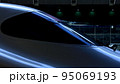 なめらかな曲線美を感じる新幹線の運転席 95069193