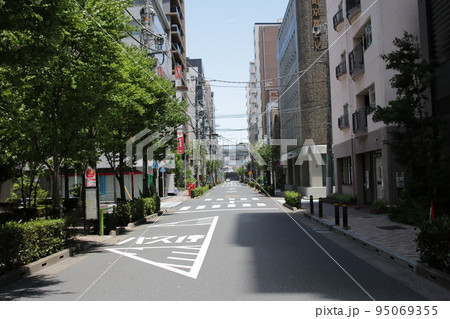 東京　昼間のオフィス街　 95069355