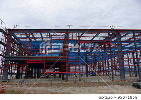 工場の建設　鉄骨 95071958