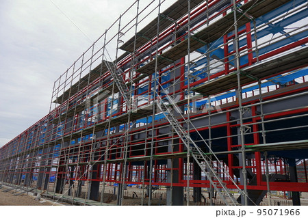 工場の建設　鉄骨 95071966