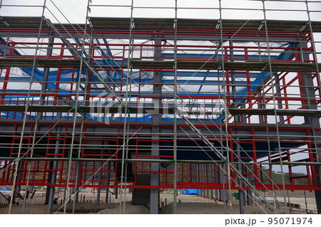 工場の建設　鉄骨 95071974