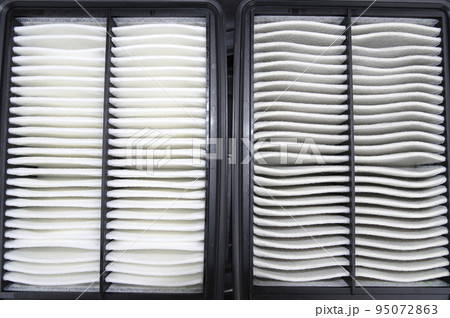 自動車エンジン(ガソリン)のエアクリーナー交換（エンジン流入側の汚れ。2年：2万㎞使用と新品比較） 95072863