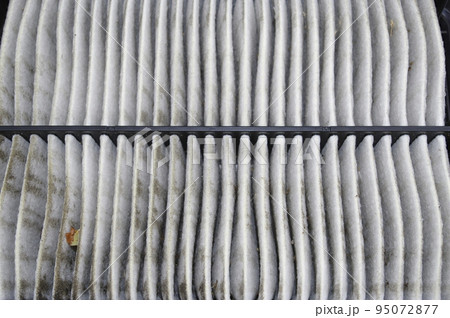 自動車エンジン(ガソリン)のエアクリーナー交換（2年：2万㎞使用） 95072877