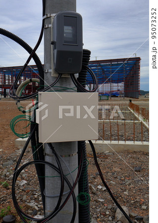 仮設の電源 95073252