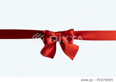 Red ribbon bow isolated on white 95076085