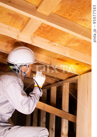 住宅の屋根裏　点検　調査 95077565