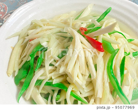 中国家庭料理・茭白豆角炒毛豆(ジャオパイとインゲンの中華炒め) 中国家庭料理・茭白豆角炒毛豆(ジャオパイとインゲンの中華炒め) 95077969
