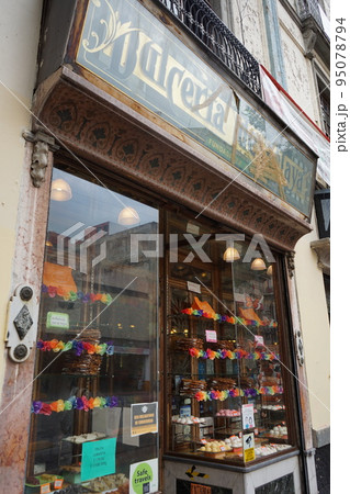 メキシコ メキシコシティにあるお菓子屋さん カラフルで可愛い の写真素材 95078794