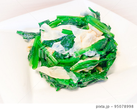 中国料理・莧菜腐竹（ゆばとホウレンソウの中華炒め） 95078998