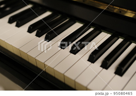 ピアノ 器具 楽器 95080465