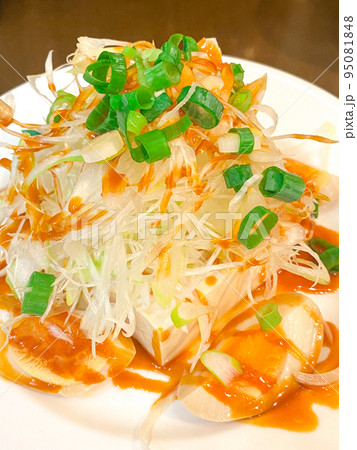 ビールのつまみ・味玉ねぎ豆腐 95081848