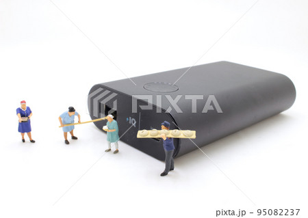 a mini Baker pulling hot bread to power bank 95082237