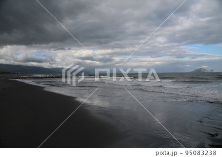 砂浜 ビーチ 海 95083238