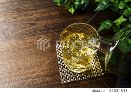 ウイスキー 95084353