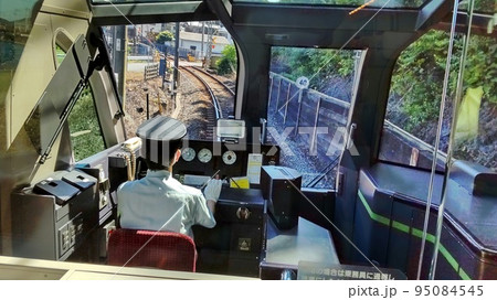 特急しまかぜ運転席 95084545
