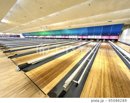 ボウリング場での練習風景 ボウリング場での練習風景 95086289