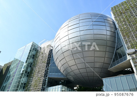 名古屋市科学館(中区栄)と見上げる空 名古屋市科学館(中区栄)と見上げる空 95087676
