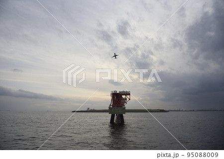 羽田空港 飛行機 D滑走路 離陸 東京都大田区 羽田空港 飛行機 D滑走路 離陸 東京都大田区 95088009