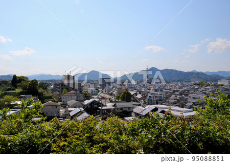 福知山城　天守閣から福知山市役所方面を望む 95088851
