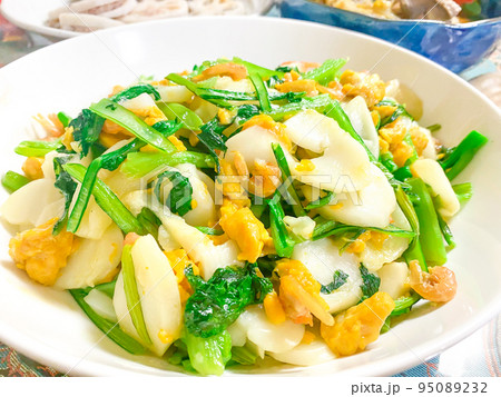 中国家庭料理・炒年糕(餅の中華炒め) 中国家庭料理・炒年糕(餅の中華炒め) 95089232