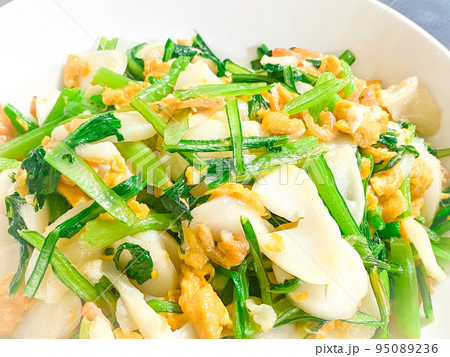 中国家庭料理・炒年糕(餅の中華炒め) 中国家庭料理・炒年糕(餅の中華炒め) 95089236